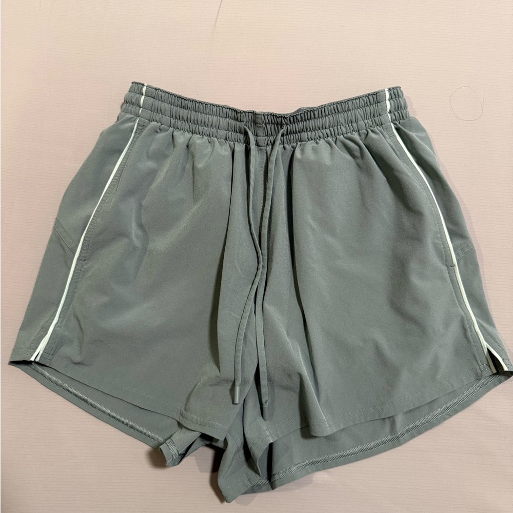 Lululemon Court Rival High-Rise Short 3”- Crater Blue/Sea Mist Size 4